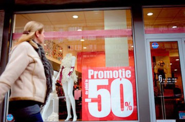 Comercianţii au furat startul la reducerile de iarnă